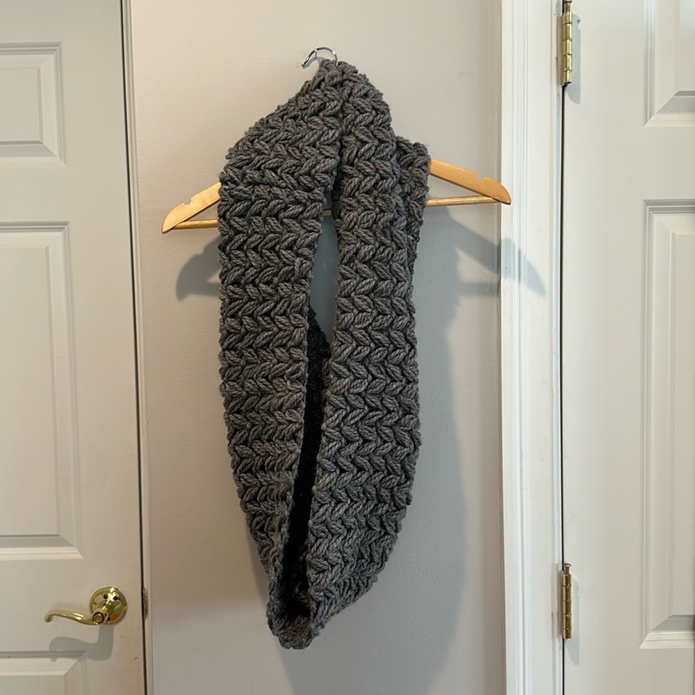 American Eagle Outfitters Infinity Scarf
